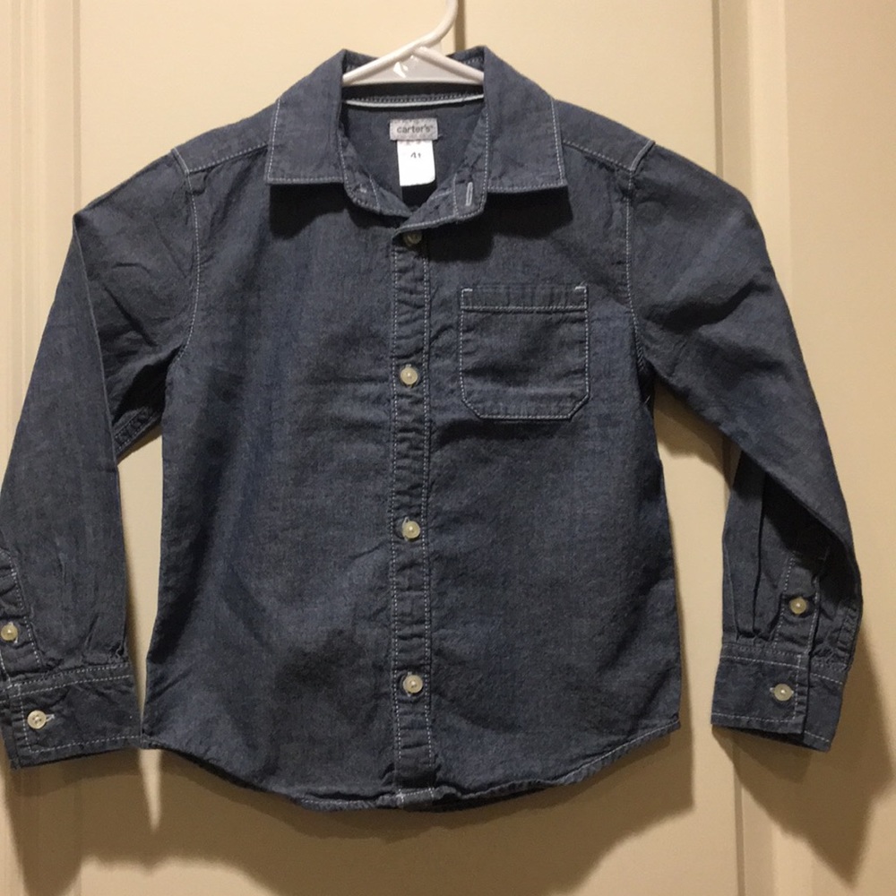 Like New! Carter’s boys Button Down Jean shirt Long Sleeves Size 4T blue
